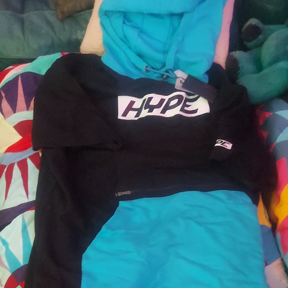 Hype Black and Blue Hoodie. Sz 3xl. Nwt. Short Sleeve. Massive Zip Pocket.